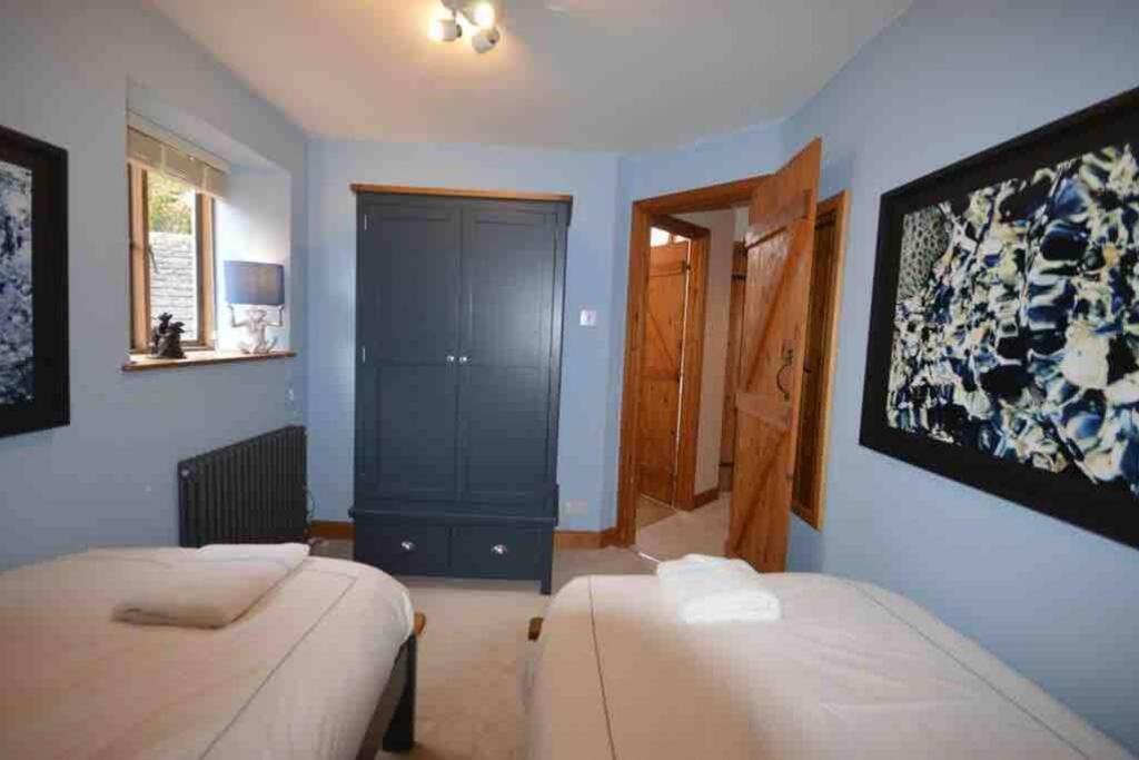 The Old Manor Coach House Apartment Cirencester Bagian luar foto