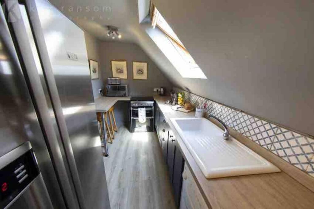 The Old Manor Coach House Apartment Cirencester Bagian luar foto