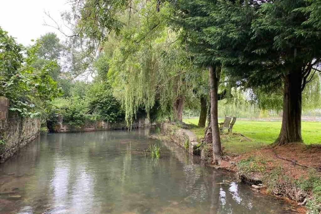The Old Manor Coach House Apartment Cirencester Bagian luar foto